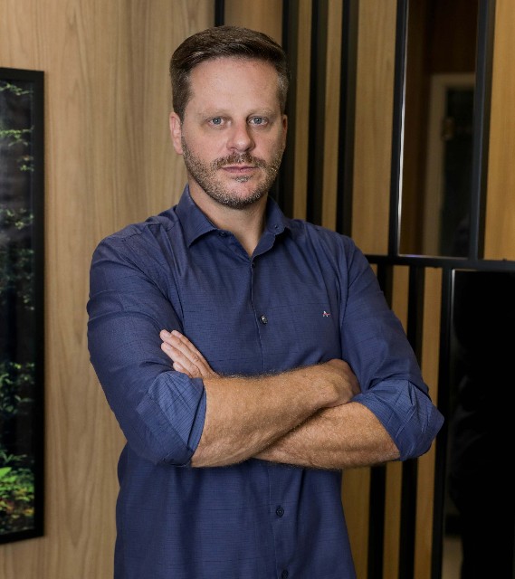 Especialista DR. MARIO W. FEDATTO KLOSS